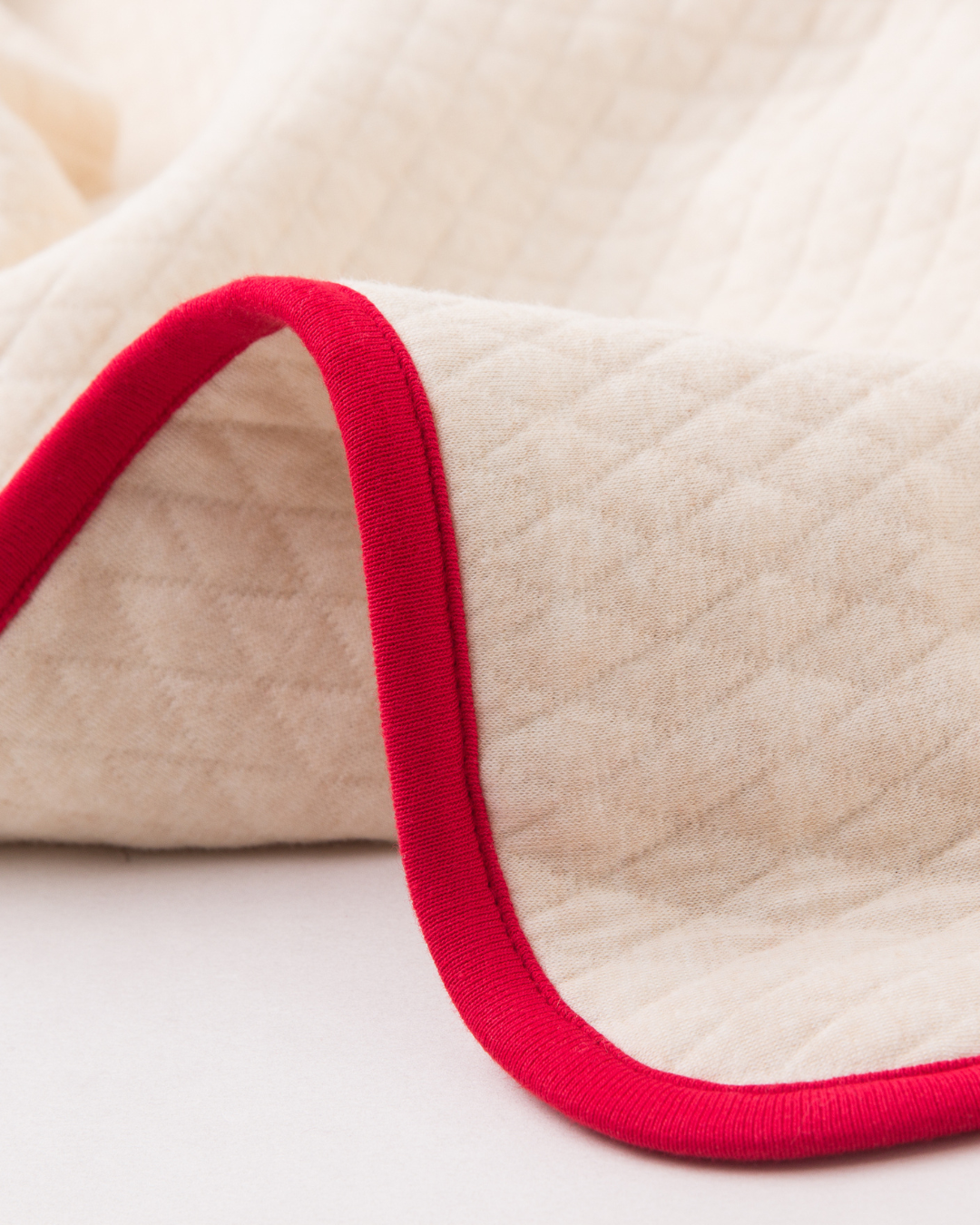 Stay cozy and protected with the Radia Smart® Joy Organic Blanket, designed with silver-lined Faraday fabric to block EMF, RF, and 5G radiation. Made from certified organic materials, it supports fertility health and overall wellness while offering soft, breathable comfort. Ideal for restful sleep or relaxation, this anti-radiation blanket reduces wireless exposure and promotes peace of mind in any environment. A perfect blend of safety, style, and serenity.