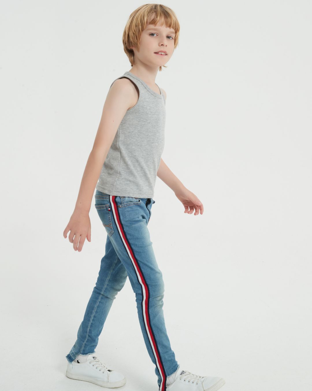 Embrace wellness with the Radia Smart® Singlet Tank Top for children, made from soft cotton and lined with Faraday shielding fabric to block EMF, RF, and 5G radiation. This unisex tank offers comfort and protection, supporting growing bodies by reducing exposure to harmful wireless signals. Ideal for daily wear, it combines breathable fabric with advanced anti-radiation technology to help protect your child’s health in a connected world.