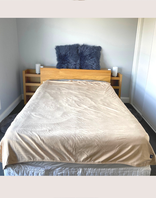 Stay cozy and protected with the Radia Smart® Classic Mega/XL Size Bed Blanket. Made from 100% cotton and silver-lined Faraday fabric, it blocks EMF, RF, and 5G radiation for a safer sleep environment. This breathable, soft bed blanket doubles as a bed sheet, offering full-body coverage and comfort while reducing wireless exposure. Ideal for promoting restful sleep and overall wellness in today’s connected world.