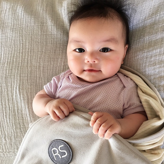 Embrace wellness with the Radia Smart® Natural Organic Blanket (Large), designed for EMF protection and anti-radiation support. This silver-lined Faraday blanket helps shield against wireless radiation and supports fertility health. Made with certified organic cotton, it’s soft, breathable, and ideal for everyday use at home, during pregnancy, or while traveling. A natural, chemical-free solution for EMF-sensitive individuals and families.